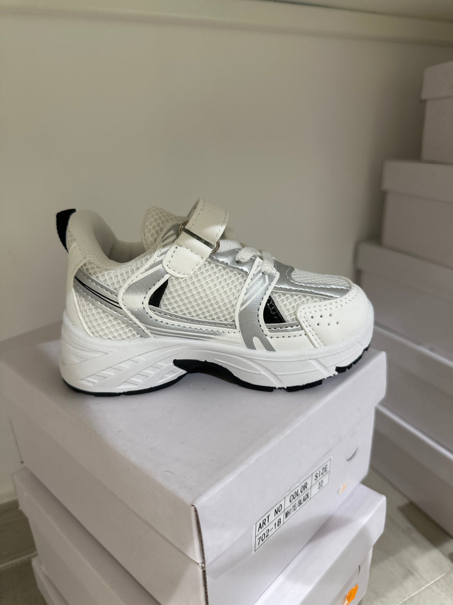 Scarpe modello NewB.