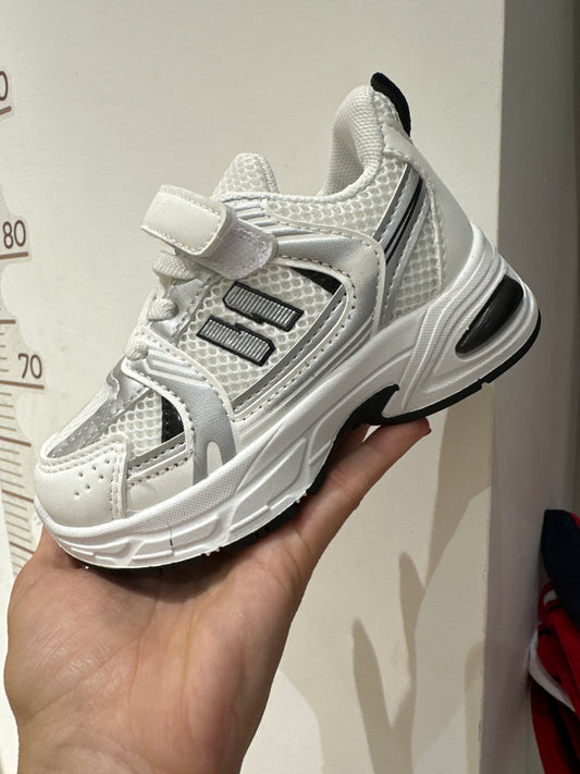 Scarpe modello NewB.